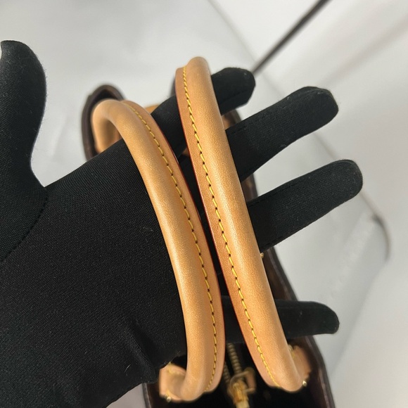 Louis Vuitton Montaigne bag - Picture 9 of 14